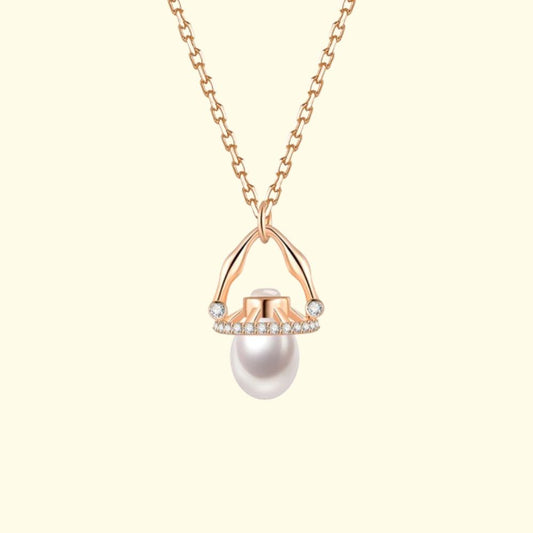 Photo of necklace in white gold or rose gold with pearl